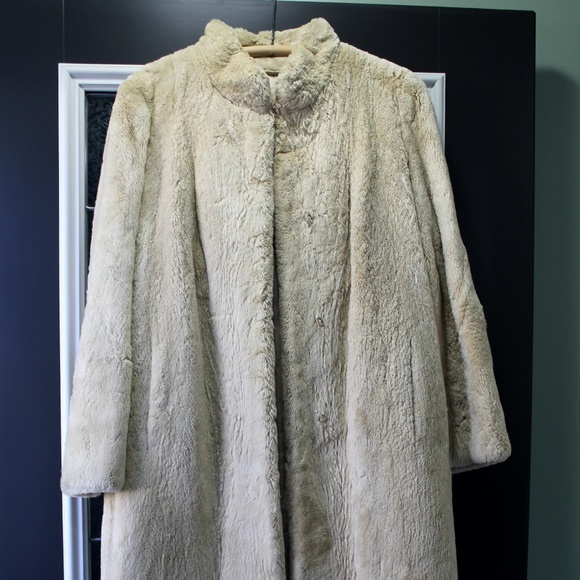 Vintage1960's Woman's Sheared Beaver Fur Coat - Picture 2 of 11